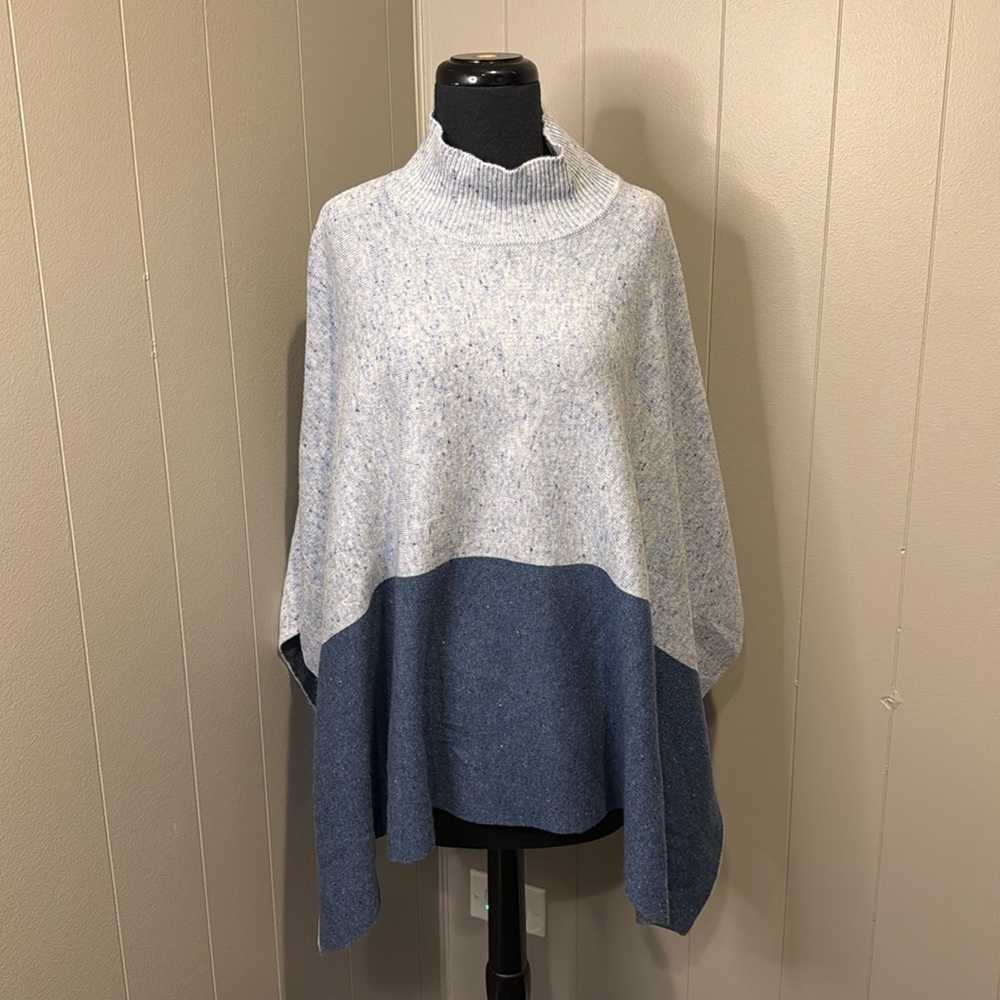 Ann Taylor Women’s Extra Small/Small Knit Sweater Poncho Turtleneck Colorblock